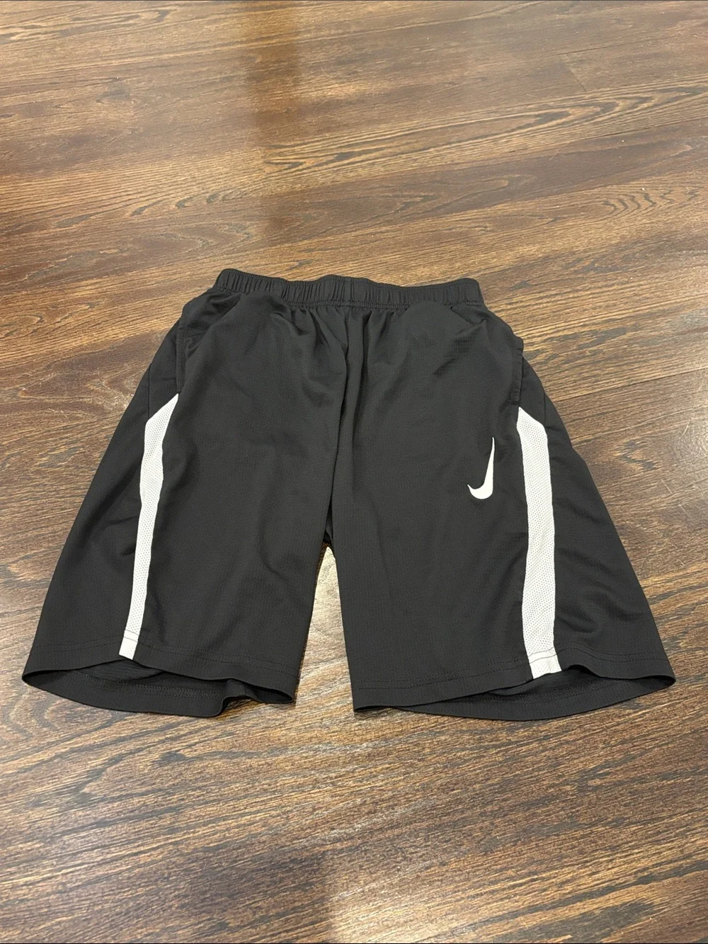 Nike Boys Black Athletic Shorts with White Side Panels Size XL